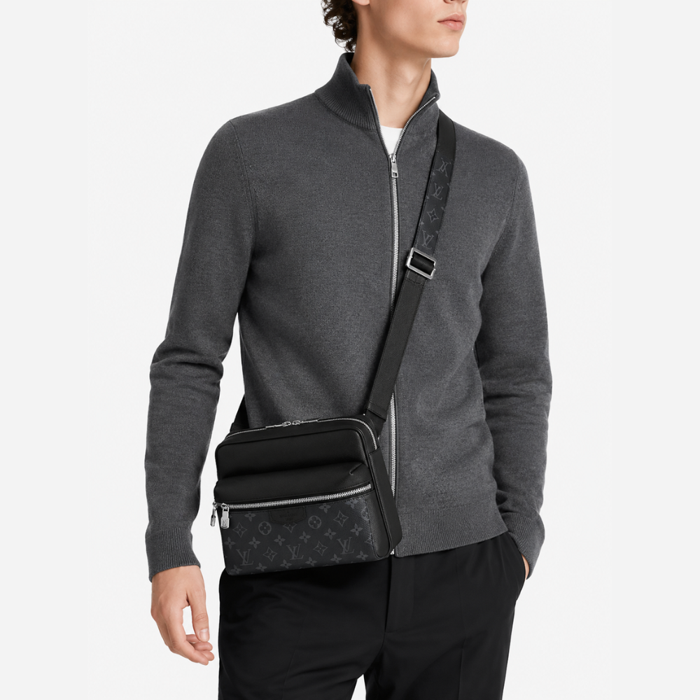 LV Outdoor Messenger