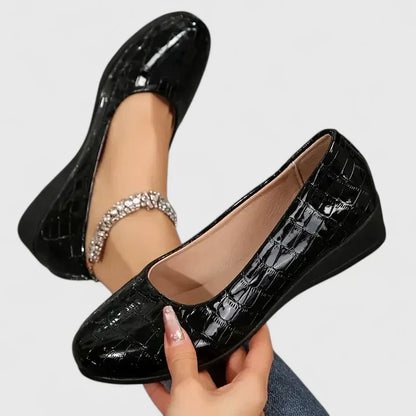 Women's Comfort Shoes in Five Colors, US 4-12