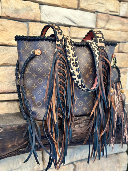 LV Neverfull Houston Tote Leopard