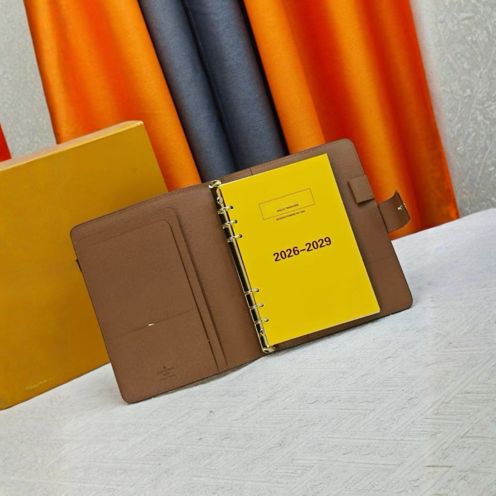 Sinclaire's Ring Agenda Planner Binder