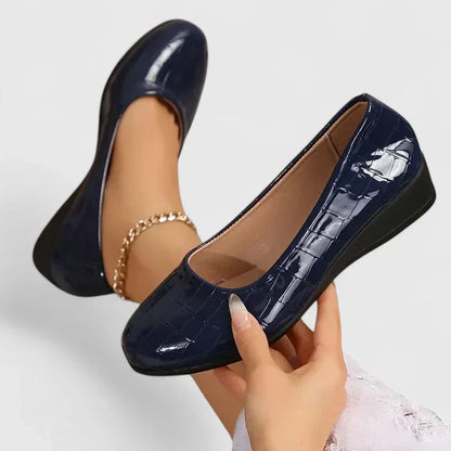 Women's Comfort Shoes in Five Colors, US 4-12