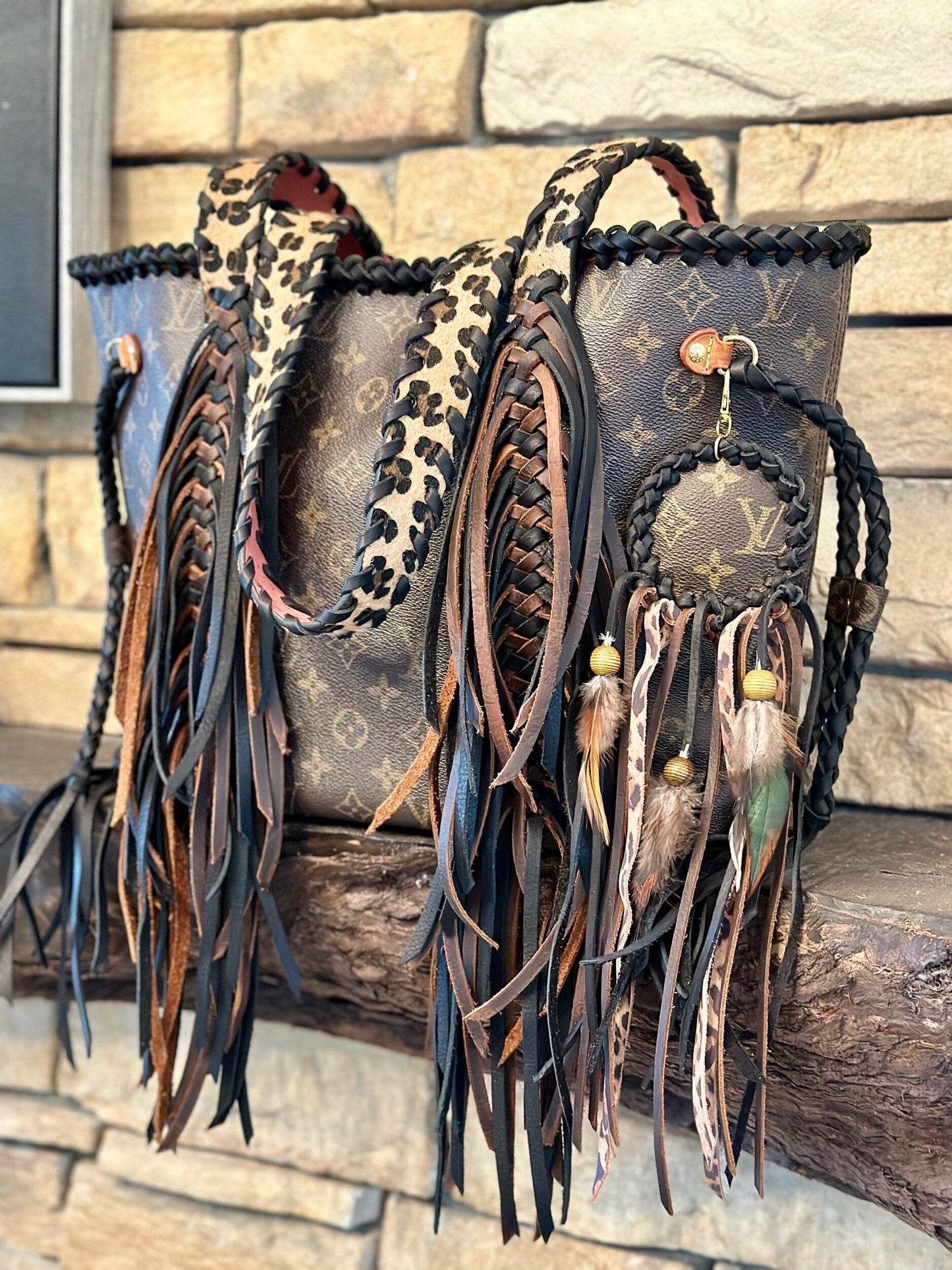 LV - Neverfull Houston Tote Leopard