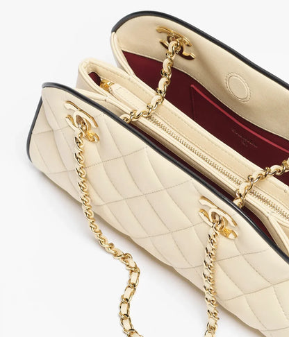 Chanel Clutch with chain
