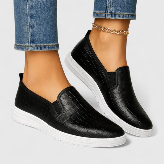 Women's Supportive Style Loafers in Black