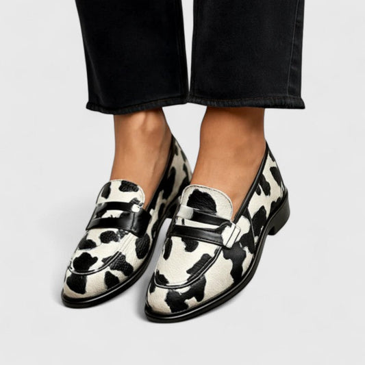 Women's Comfort Loafers in Black and White