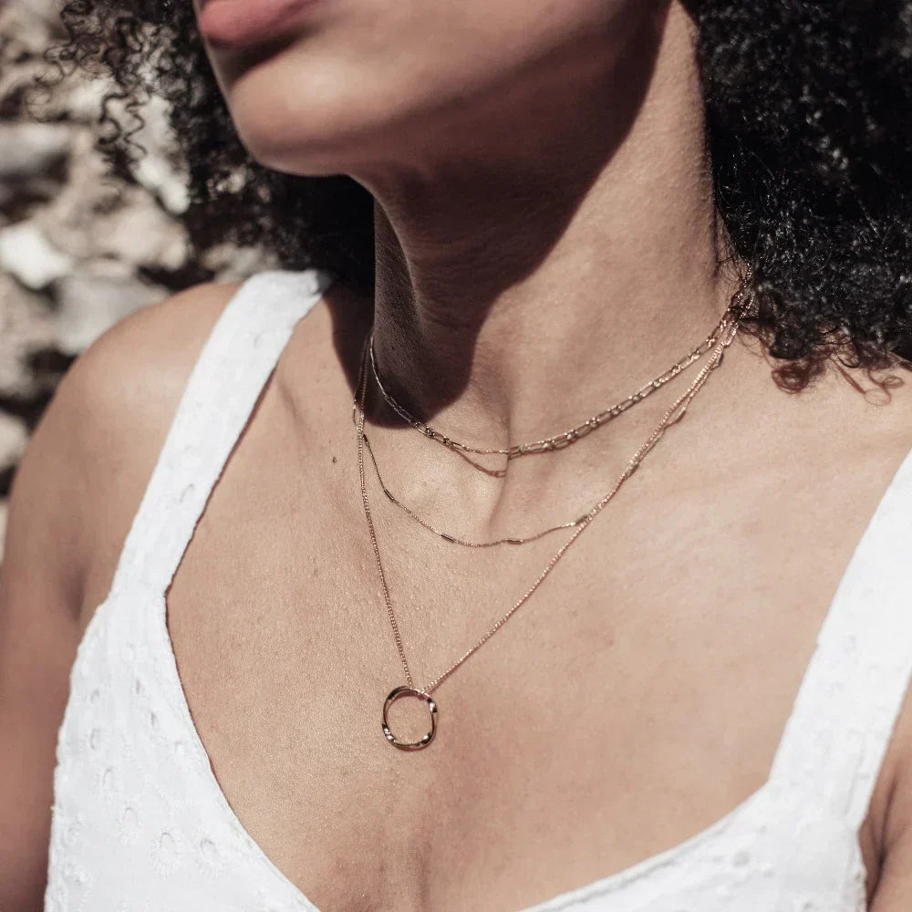 Three-strand necklace with open circle | Gold