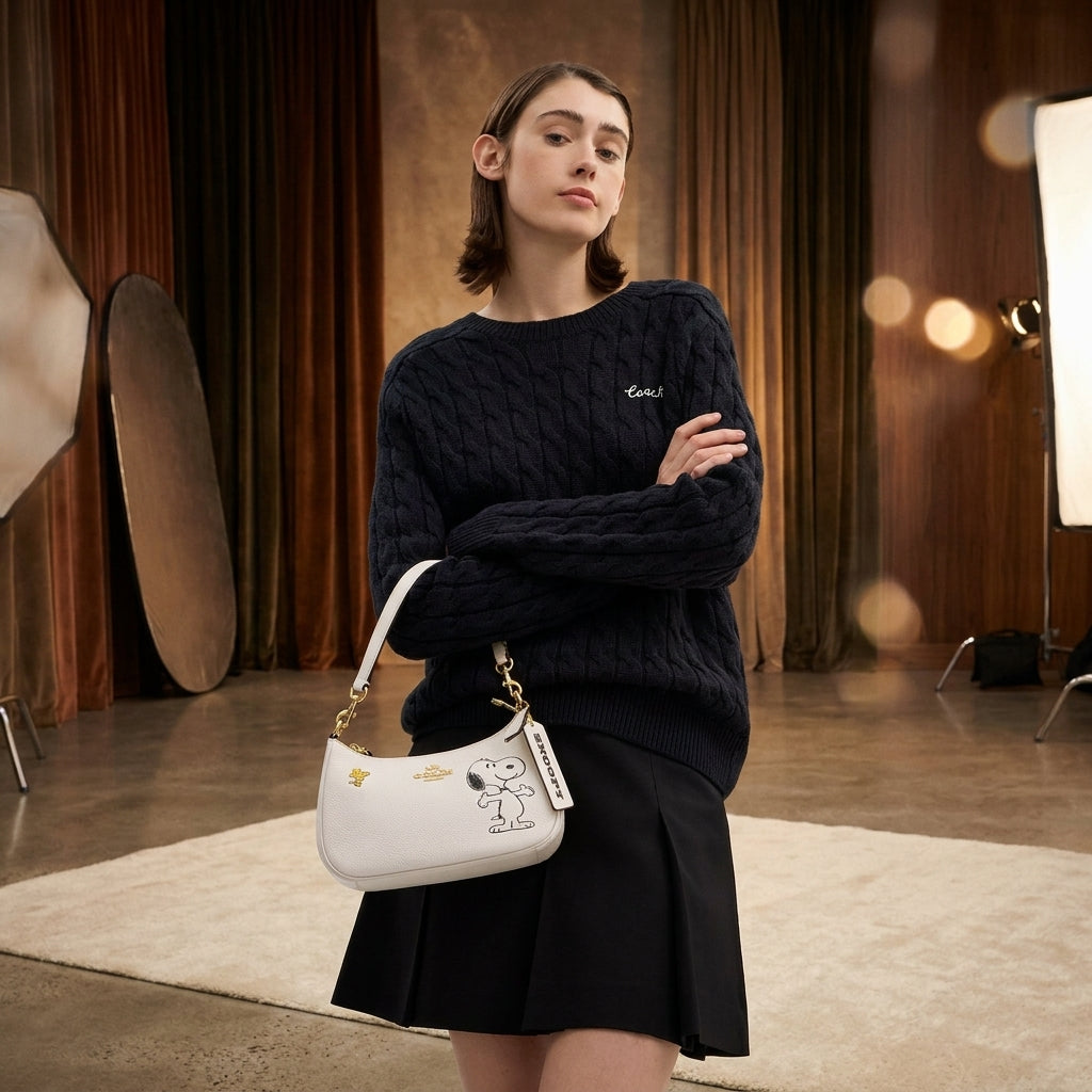 Peanuts Teri Snoopy Shoulder Bag
