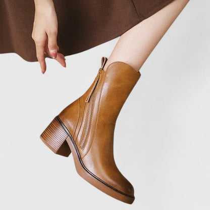 Women's Elegant Boots in Black or Brown