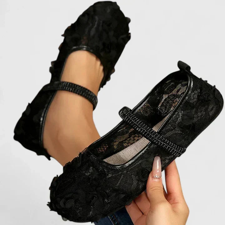 Women's Comfort Shoes in Black and White