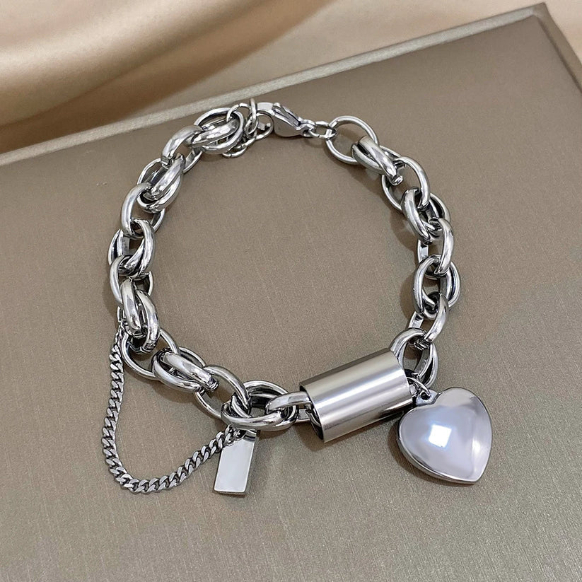 Chunky Heartened Bracelet | Gold