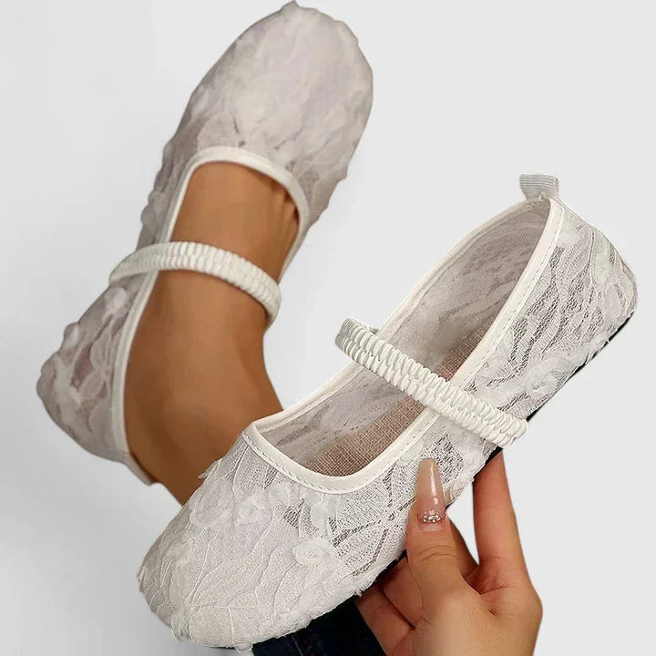 Women's Comfort Shoes in Black and White