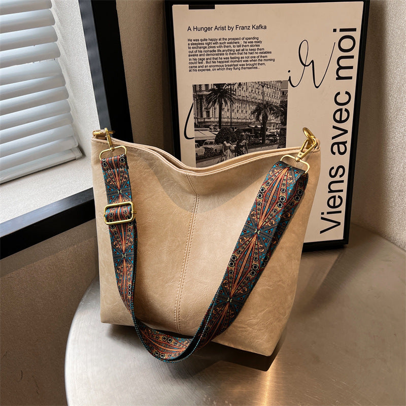 Shoulder bag with bohemian shoulder strap - Mila