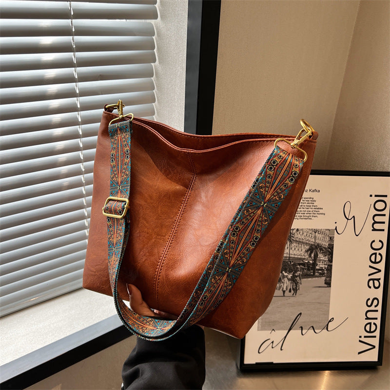 Shoulder bag with bohemian shoulder strap - Mila