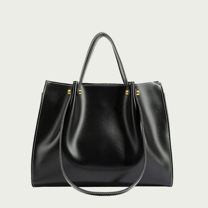 Stylish roomy women's shoulder bag made of vegan leather – Clarita