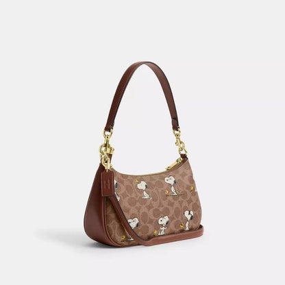 Peanuts Teri Shoulder Bag With Snoopy Cavnas