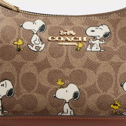 Peanuts Teri Shoulder Bag With Snoopy Cavnas