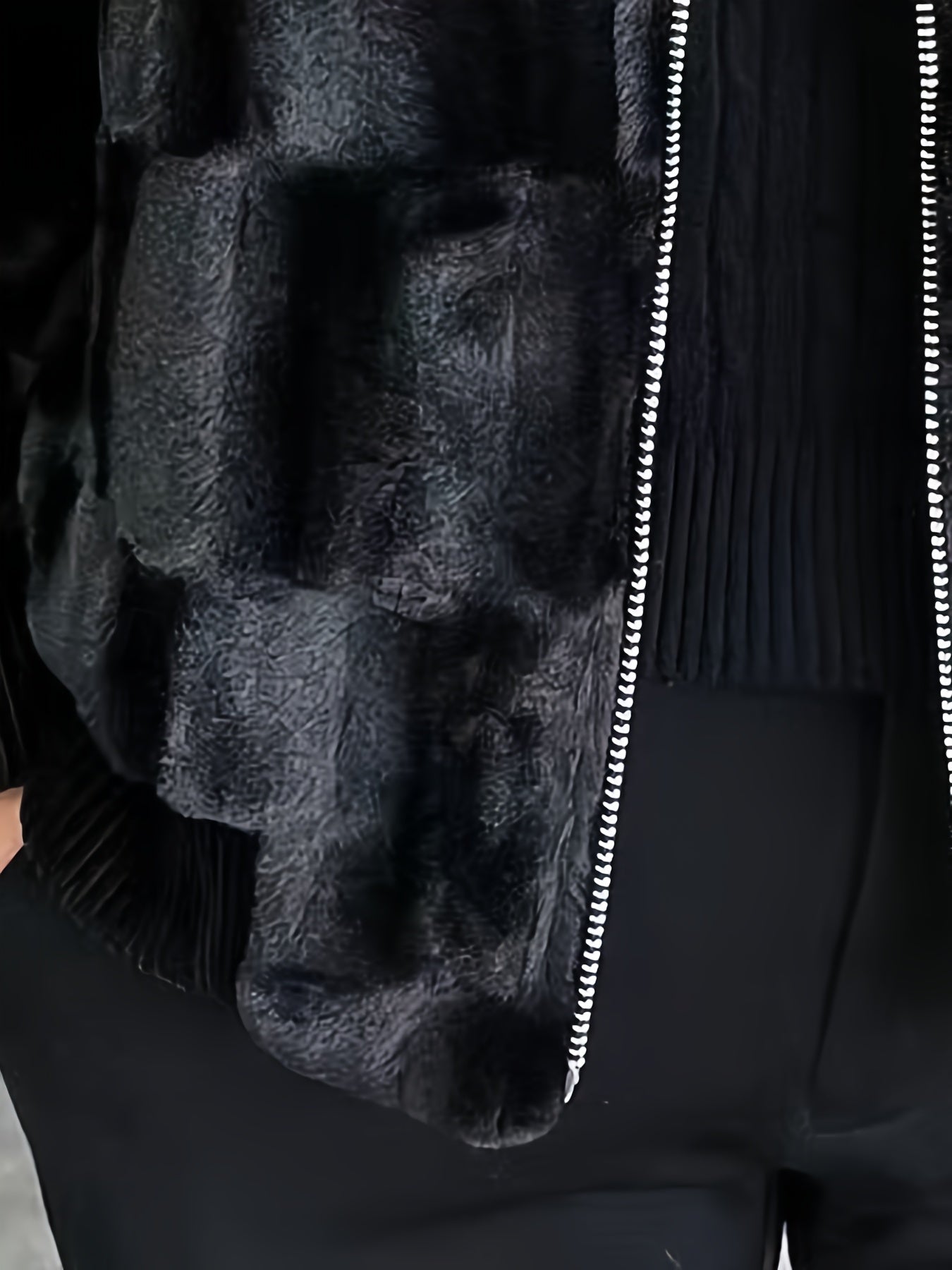 Louis™ | Elegant Black