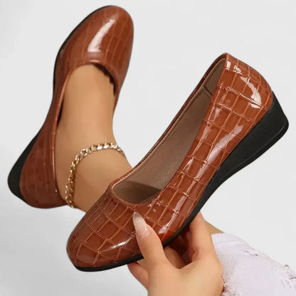 Women's Comfort Shoes in Five Colors, US 4-12