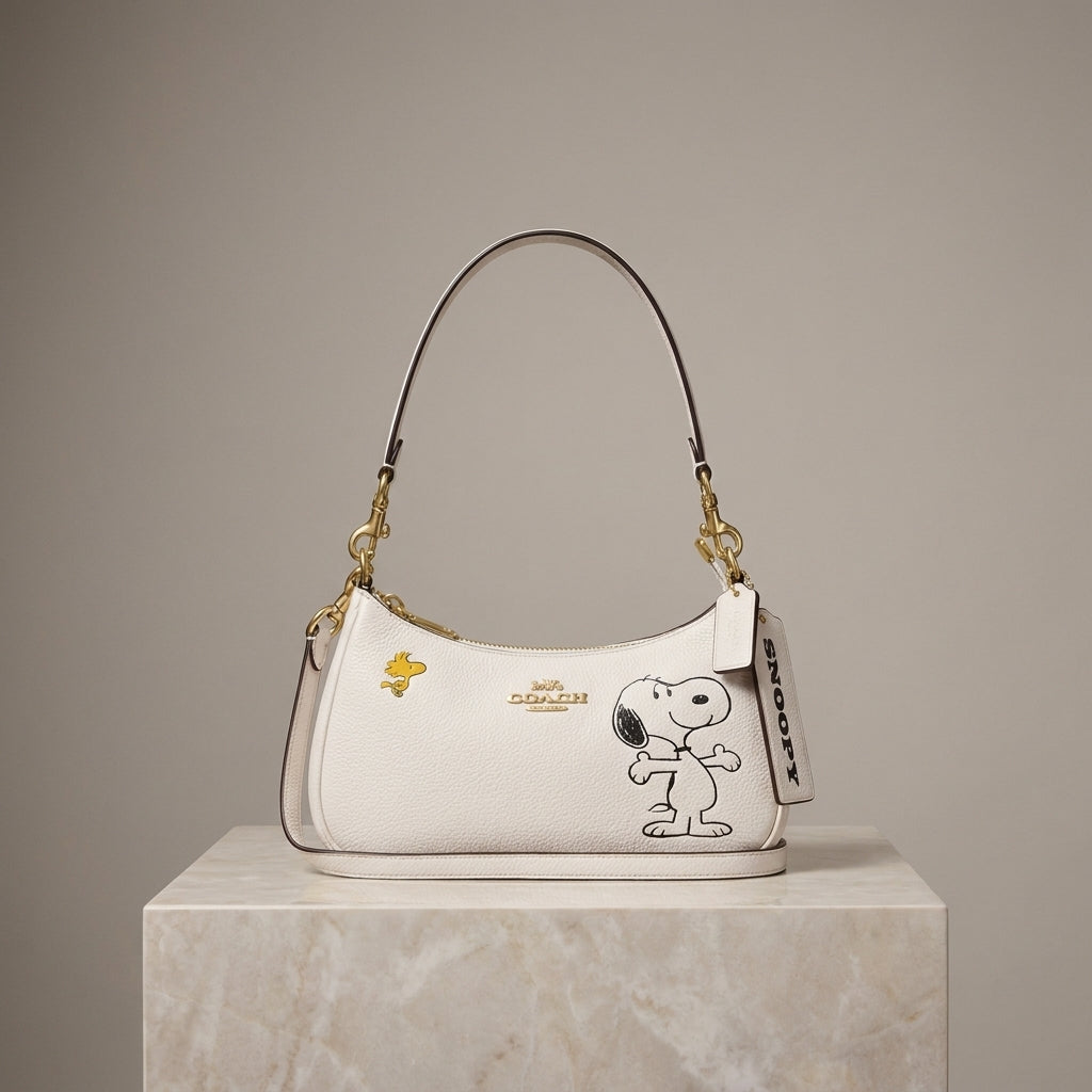 Peanuts Teri Snoopy Shoulder Bag