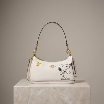 Peanuts Teri Snoopy Shoulder Bag