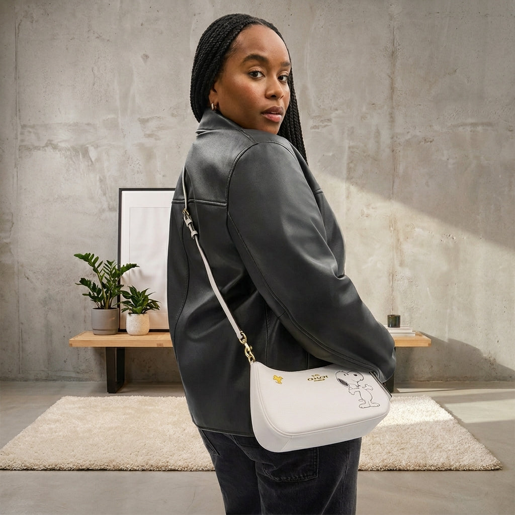 Peanuts Teri Snoopy Shoulder Bag